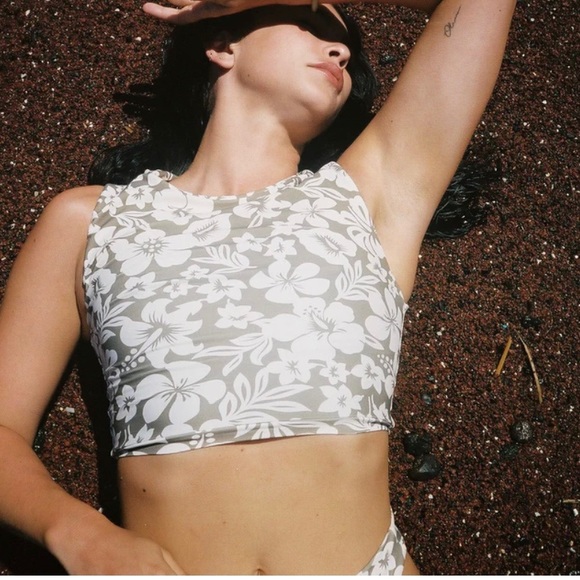 ACACIA Costa top in Huahine - Picture 3 of 8